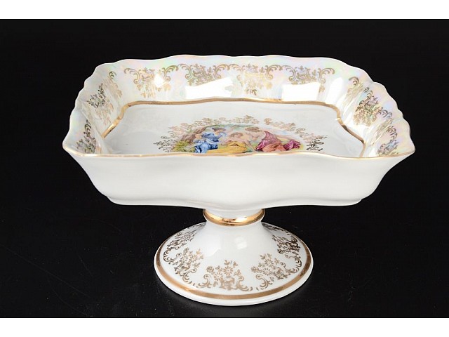 Салатник квадратный на ножке Мадонна перламутр Queens Crown 23 см