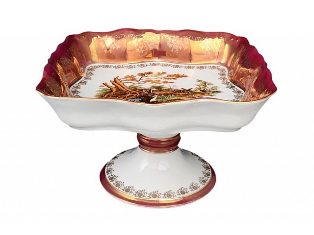 Салатник квадратный на ножке Охота красная Queens Crown 26 см