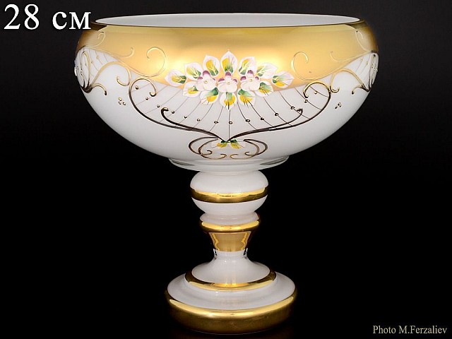 Фруктовница на ножке Лепка Белая B-L Bohemia 28 см