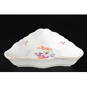 Салатник треугольный 22 см Полевой цветок Корона Queens Crown