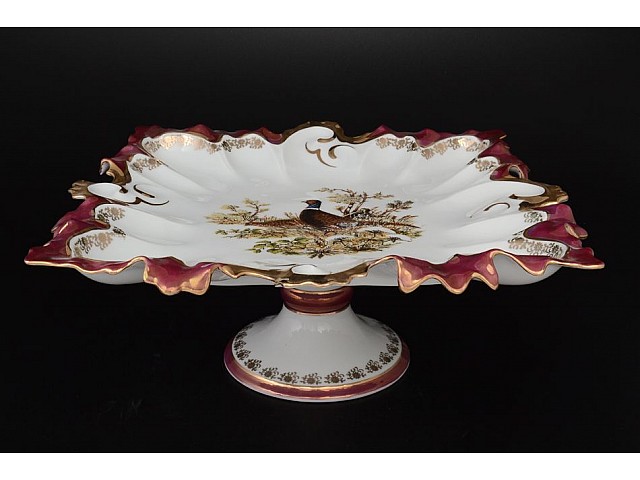 Блюдо фигурное квадратное 41 см на ножке Охота красная Корона Queens Crown