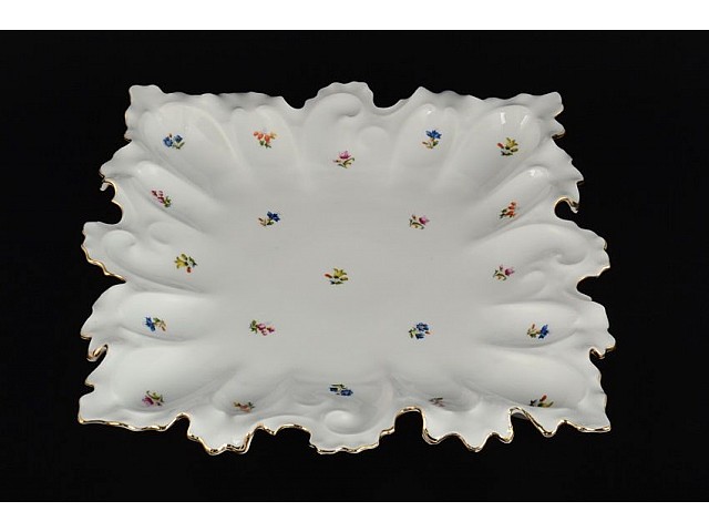 Салатник треугольный Мелкие цветы отводка золото Queens Crown 19 см