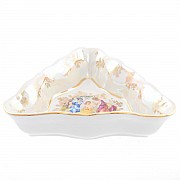 Салатник треугольный 22 см Мадонна перламутр Корона Queens Crown