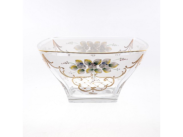 Фруктовница 26 см белая U-R фон Bohemia Crystal