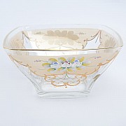 Конфетница золотая U-R фон