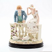 Статуэтка на деревянной подставке 28х25