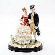 Статуэтка на деревянной подставке 30x25