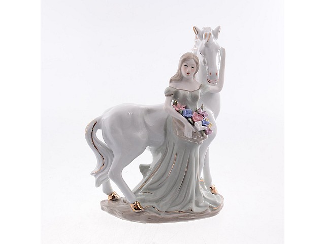 Статуэтка керамическая Девушка и лошадь Royal Classics 22 см