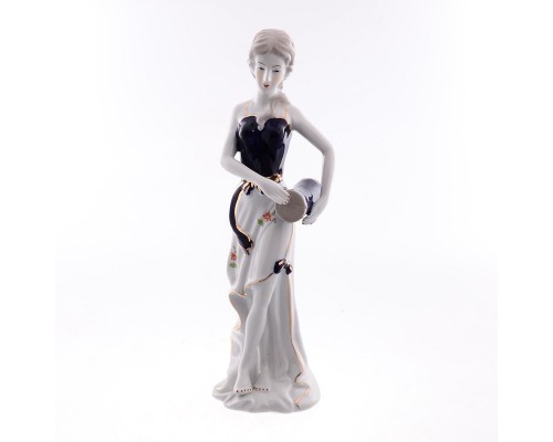 Статуэтка керамическая Девушка с барабаном Royal Classics 30 см