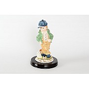 Статуэтка на деревянной подставке Мальчик и щенок 18х30