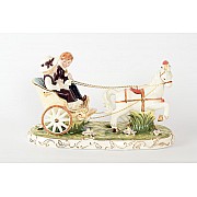 Статуэтка на деревянной подставке 17х40х23