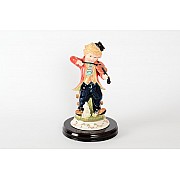 Статуэтка на деревянной подставке Мальчик и скрипка 18х30