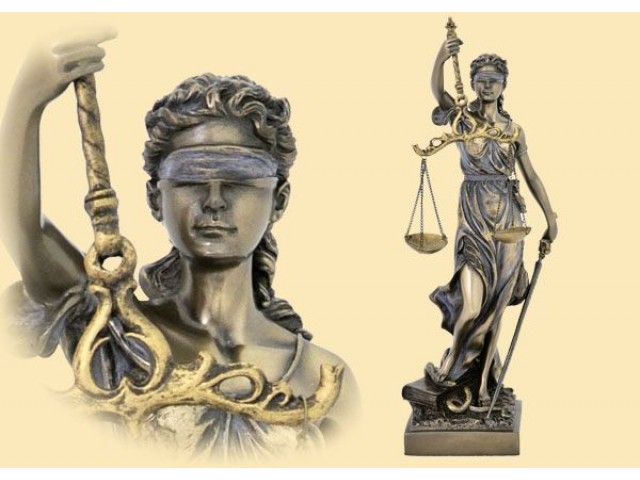 Статуэтка Фемида