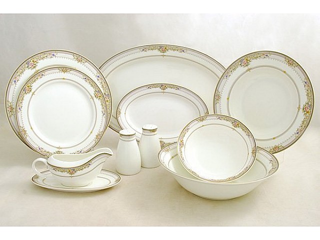 Обеденный сервиз Лэнсбери Emily на 12 персон