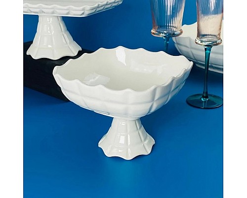 Квадратная конфетница 18х13,5 см на ножке Корнелия Lenardi Квадратная конфетница 18х13,5 см на ножке Корнелия Lenardi