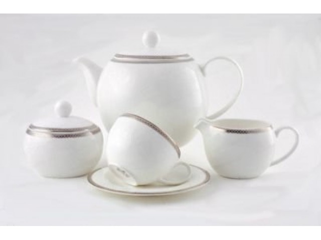 Сервиз чайный Серебряная вышивка Royal Bone China на 6 персон 17 предметов Сервиз чайный Серебряная вышивка Royal Bone China на 6 персон 17 предметов