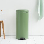 Мусорный бак Brabantia с педалью newIcon 30л Зеленый