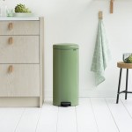 Мусорный бак Brabantia с педалью newIcon 30л Зеленый