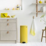 Мусорный бак Brabantia с педалью newIcon 30л Желтый